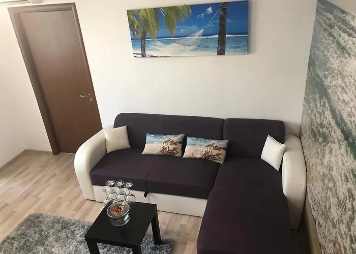 Antonia Sat Vacanta アパート